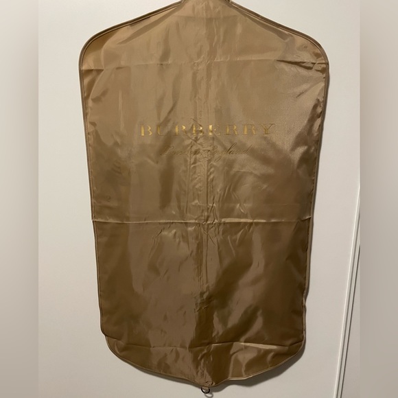 Burberry London Cashmere Shawl-Retail $2400-New - Picture 6 of 6